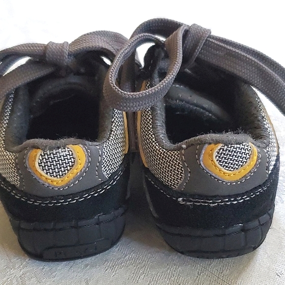 Children's Place Black Grey Lace Up Sneakers Tennis Shoes Baby Size 4 - Picture 6 of 10